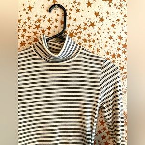 Hollister Turtleneck